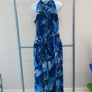 Maggy London SALE! blue and white leaf print size 6 pants suit